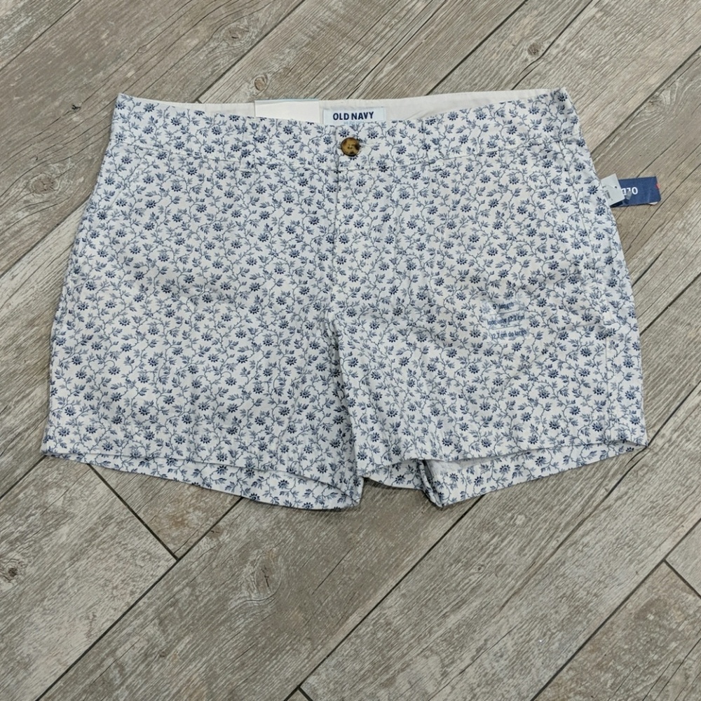 Old Navy Floral Print Women's Shorts